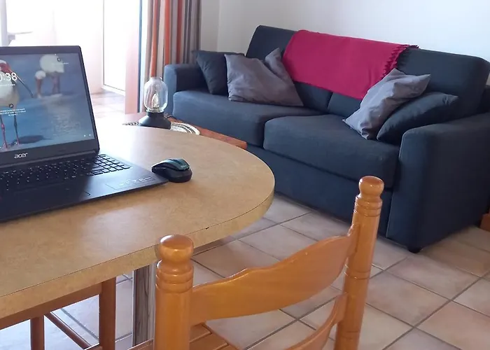 Studio Avec Piscine, 600M Plage
