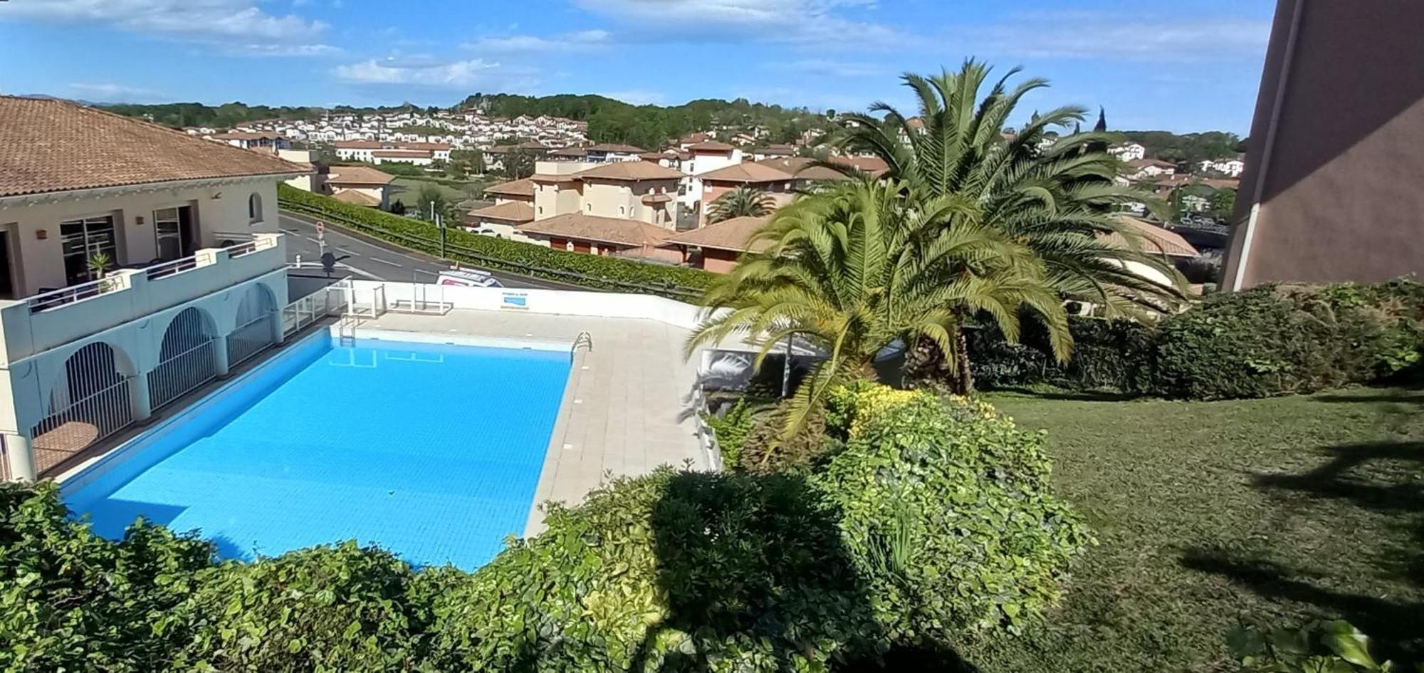 Avec Piscine, 600m Apartment Ciboure
