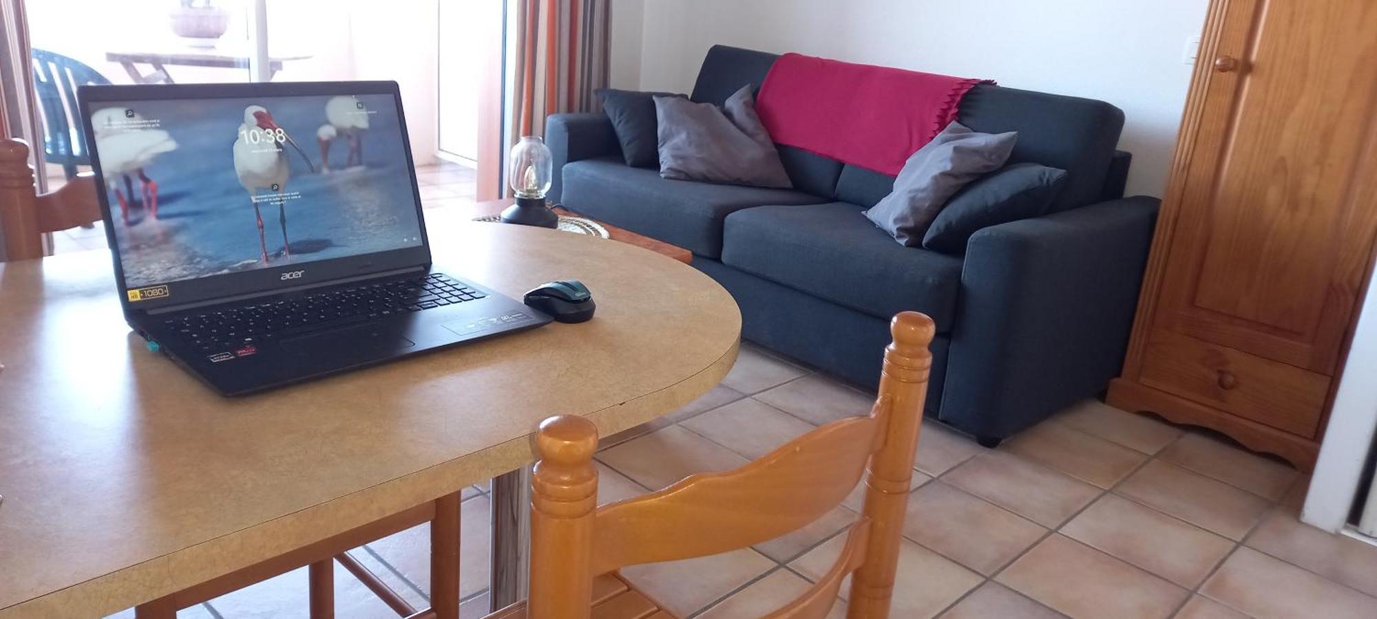 Appartement Avec Piscine, 600m