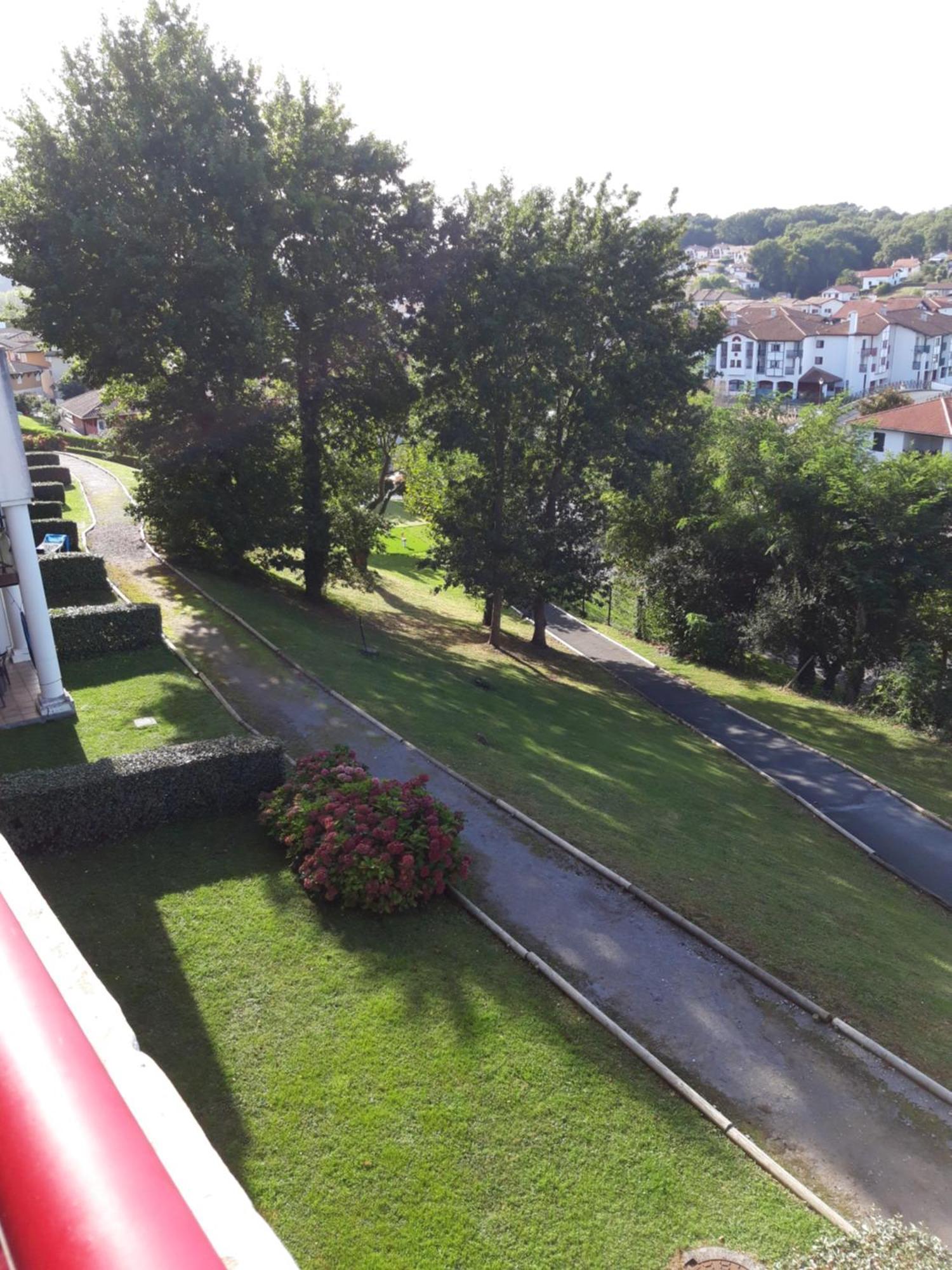 Avec Piscine, 600m Appartement